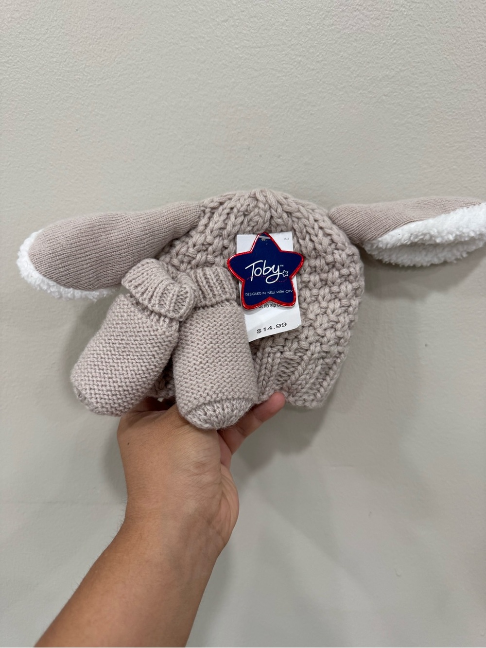 NWT Toby hat and mitten set size 0-12 month